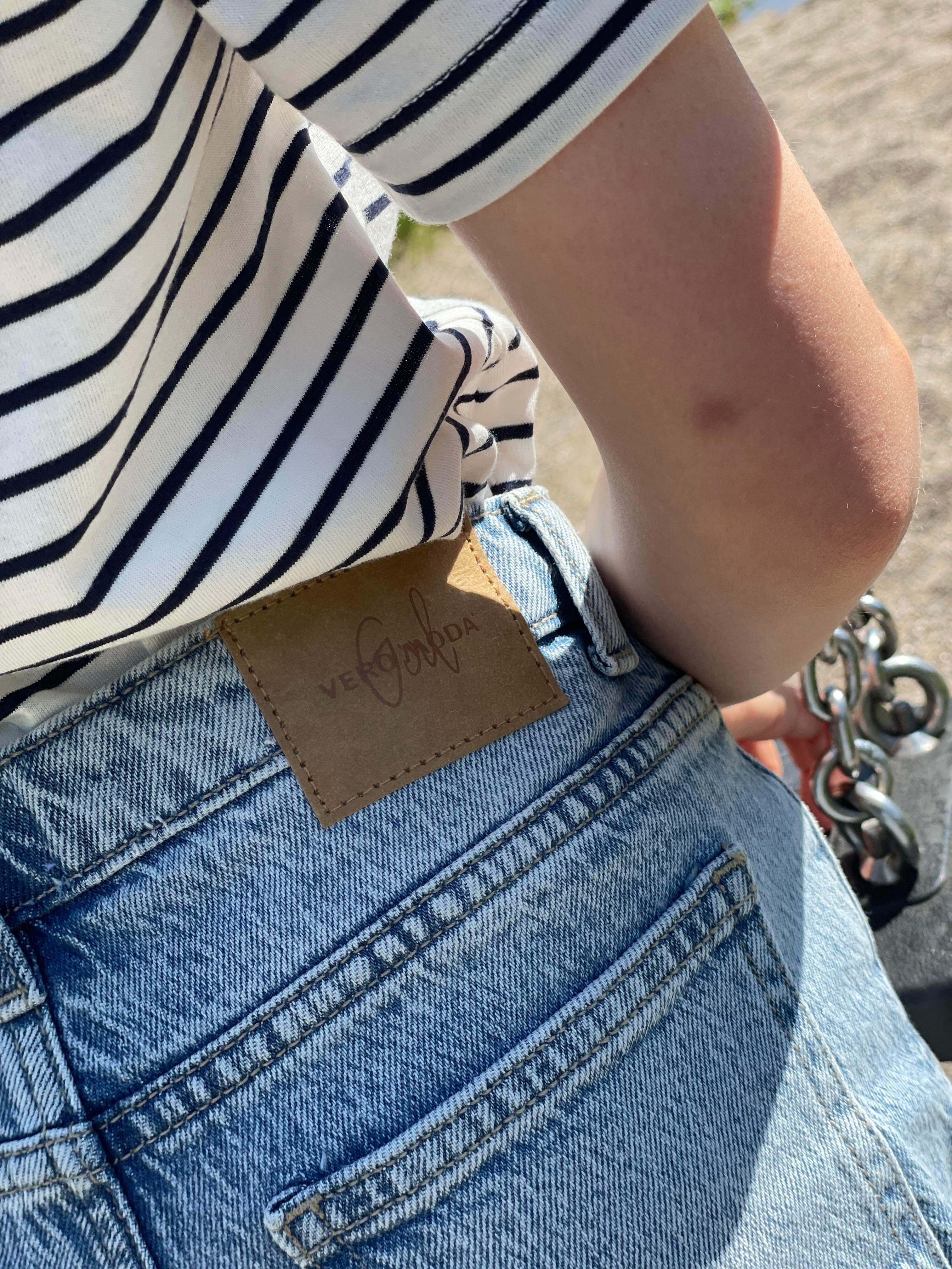 VMTESS Shorts - Light Blue Denim